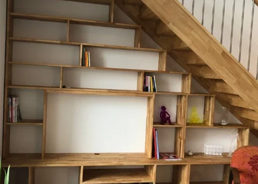 Aménagement sur mesure sous escalier