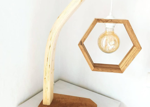 Lampe design en bois massif Lampe design en bois massif