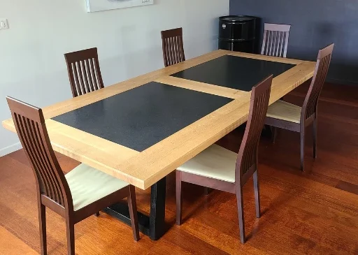 Table à manger en bois massif