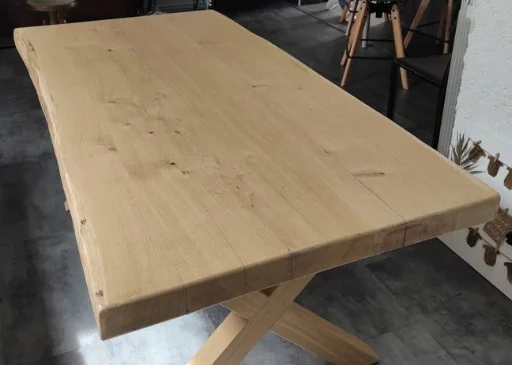Table à manger en bois massif à Toulouse