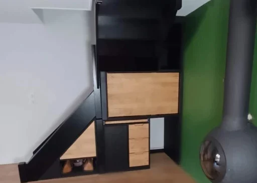 meuble sous escalier noir