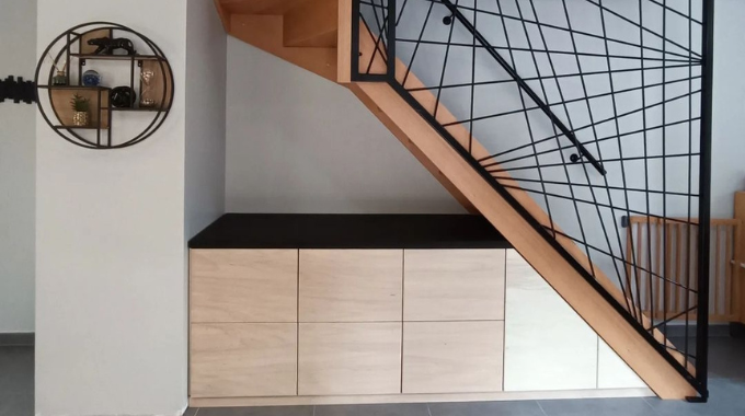 Meuble sur mesure sous escalier